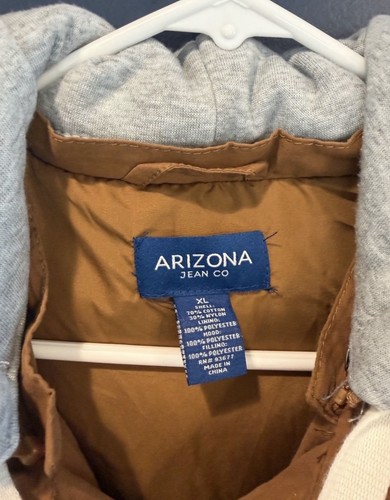 Arizona Jean Co. Women’s XL Puffer Vest w/Sweatshirt Hood - photo 2