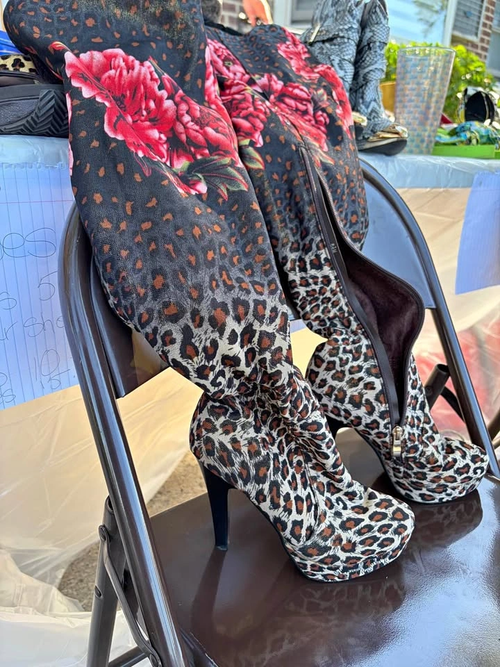 Midnight Velvet Leopard Floral Heeled Boots 6.5 M