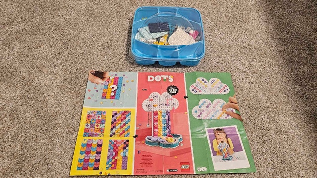 LEGO DOTS 41905 Rainbow Jewellery Stand