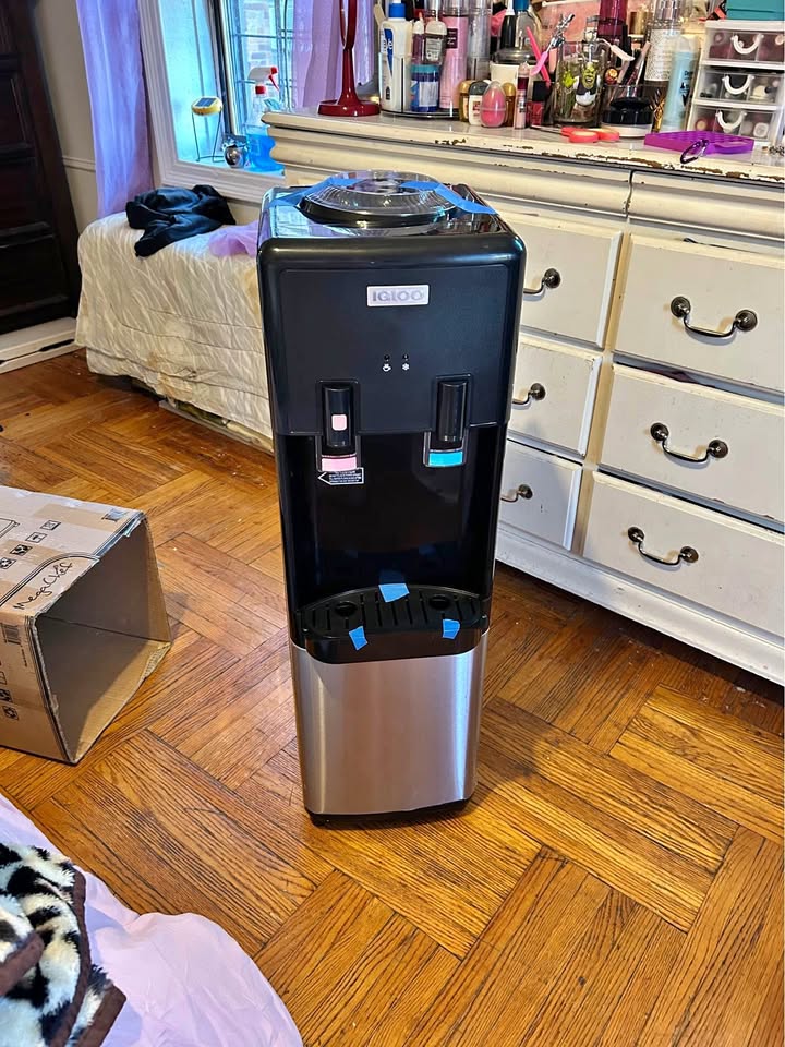Igloo water dispenser