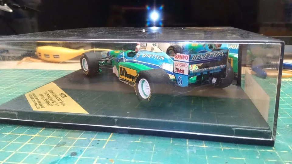 1/24 Benetton Ford B194 F1 Diecast Model image indicator(4)