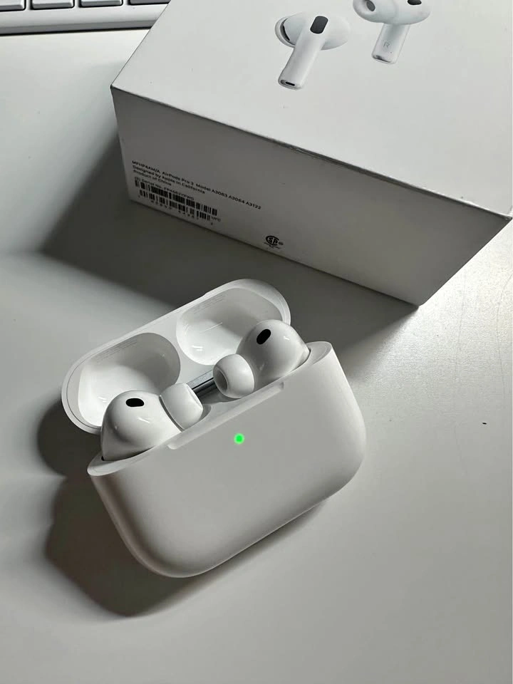 (Like-New) AirPods Pro 3