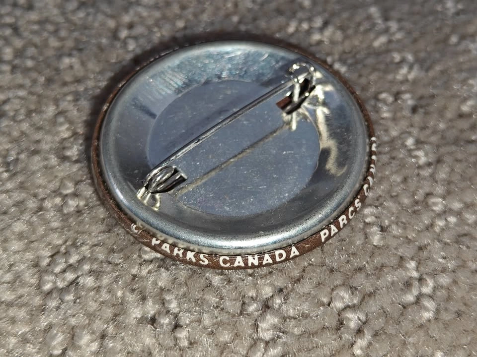 Vintage 1985 Parks Canada Centennial Pinback Button Pin Badge - photo 3