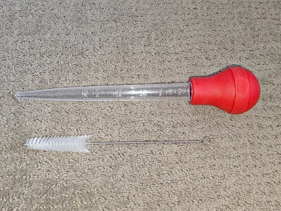 Red Turkey Baster (30ml / 1oz) with Cleaning Brush – Like New