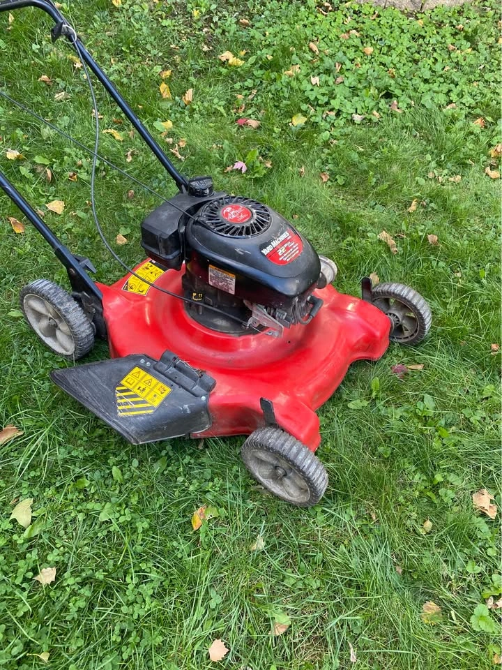 Selling Yardworks Lawnmower - photo 3