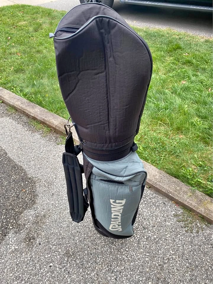 Spalding golf bag with head cover