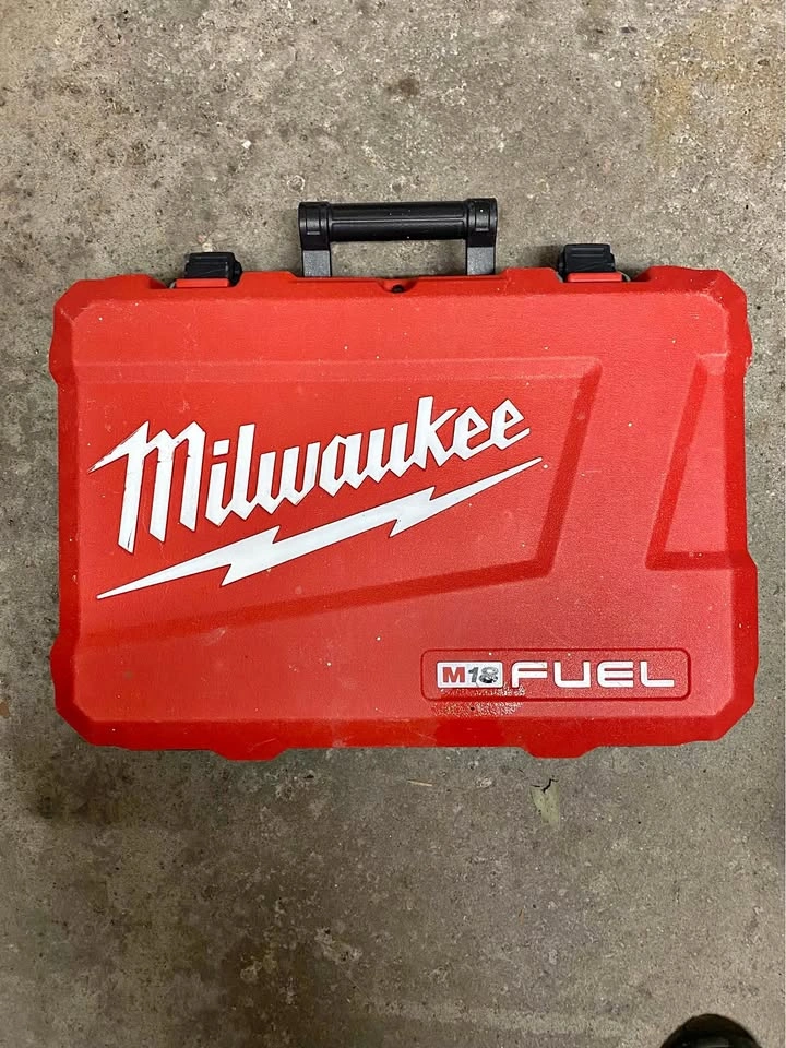 Milwaukee 2 tool combo kit hard carrying case