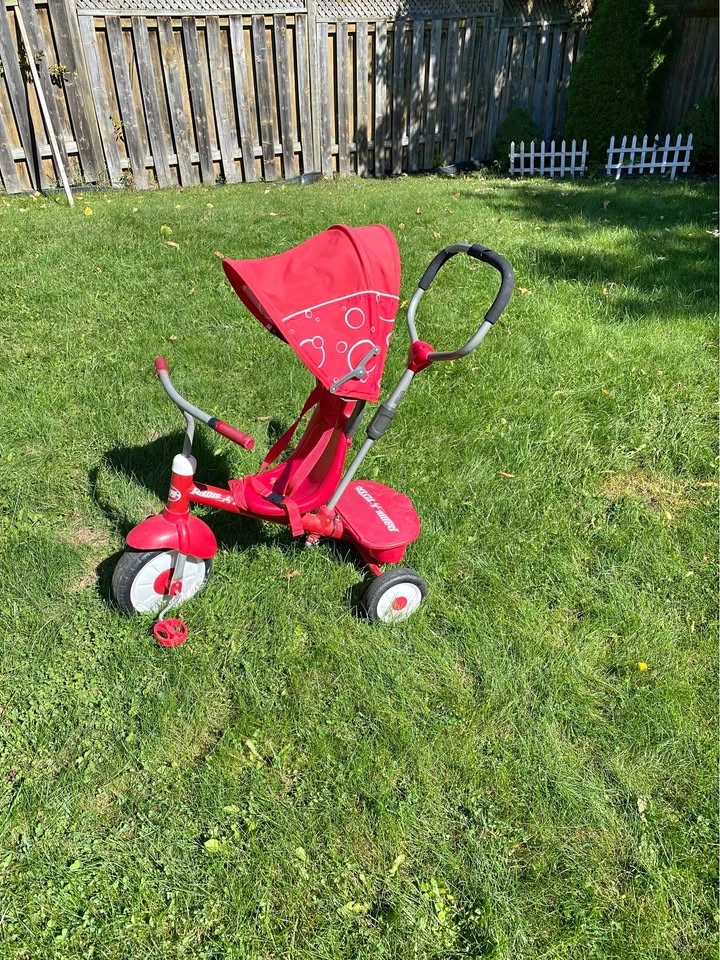 Radio Flyer 4 in 1 tricycle