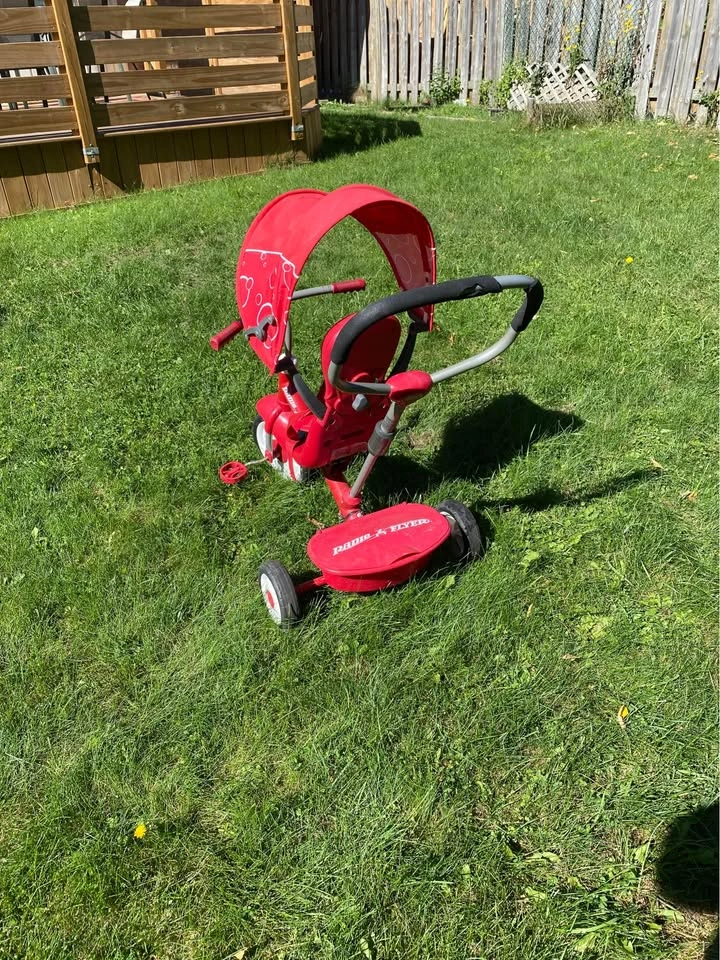 Radio Flyer 4 in 1 tricycle - photo 2