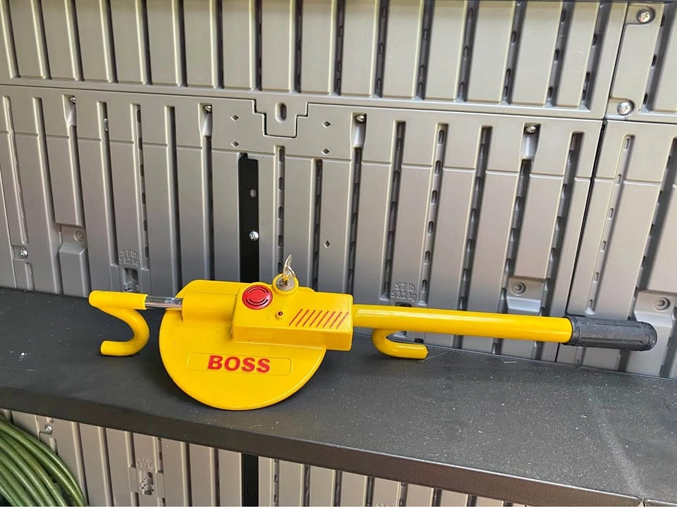 Boss security steering wheel lock