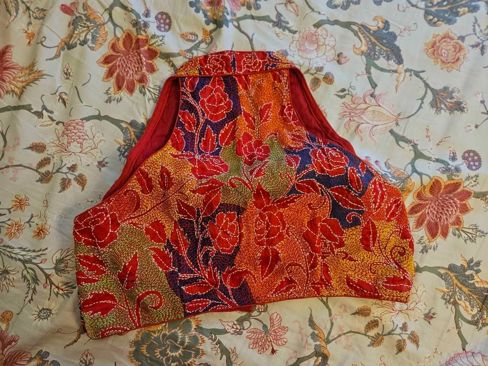 Hand-Embroidered Kantha Stitched Halter Neck Blouse (Padded) - photo 2