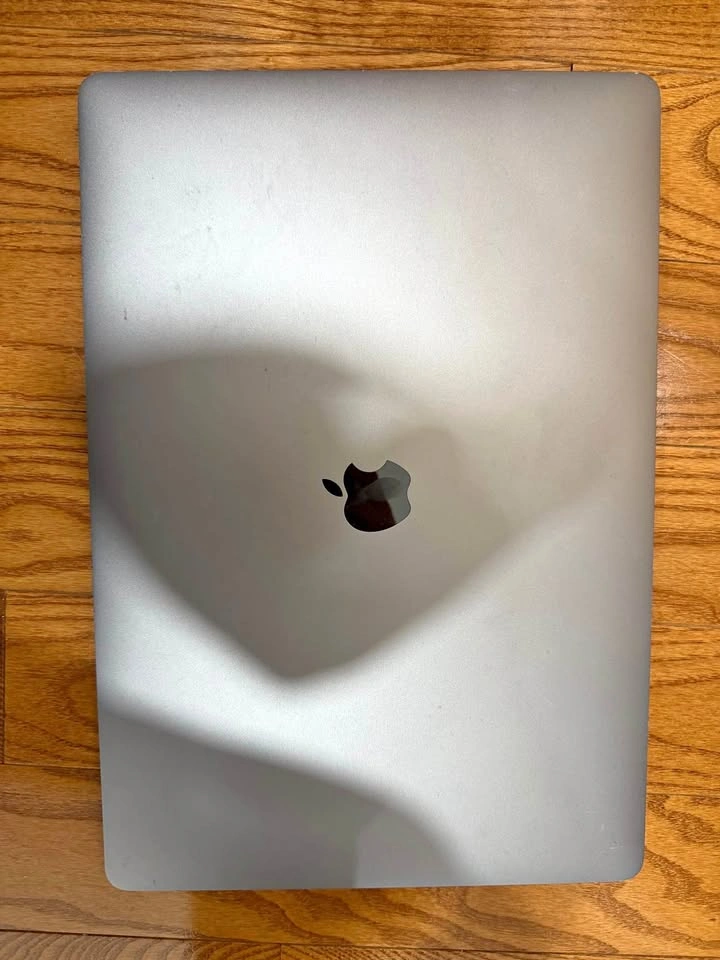 Macbook Pro 16 inch 2019 2TB 32 GB