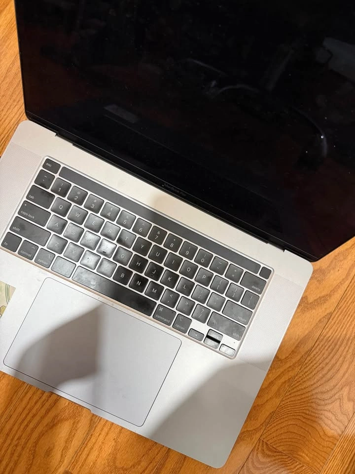 Macbook Pro 16 inch 2019 2TB 32 GB - photo 2