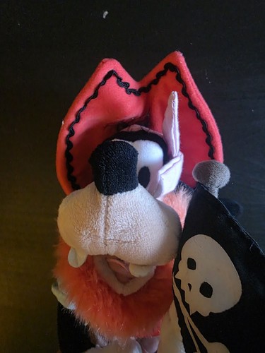 Vintage Disney Parks Pirates of the Caribbean 9" Goofy Plush - photo 4
