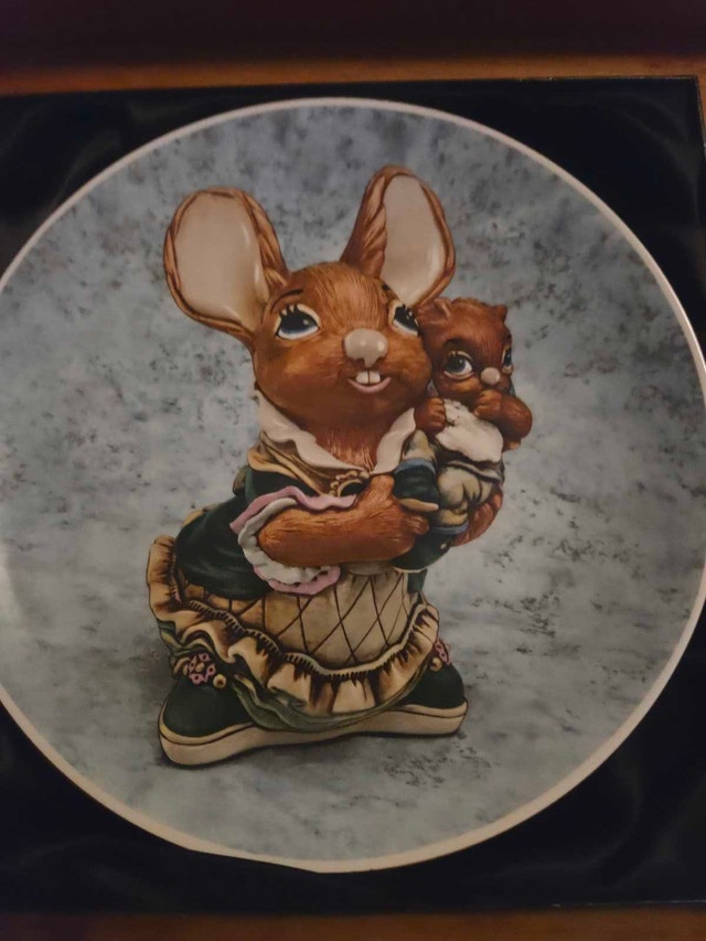 PenDelfin Mother and Baby Collector Plate - photo 2