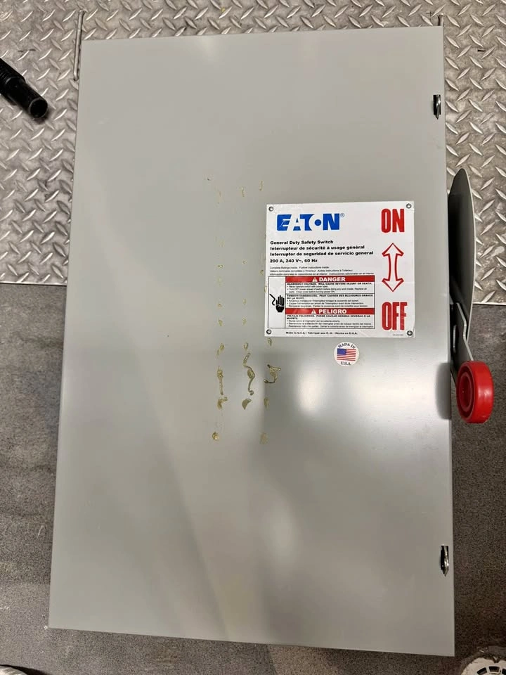 Eaton 200A 240V General Duty Safety Switch