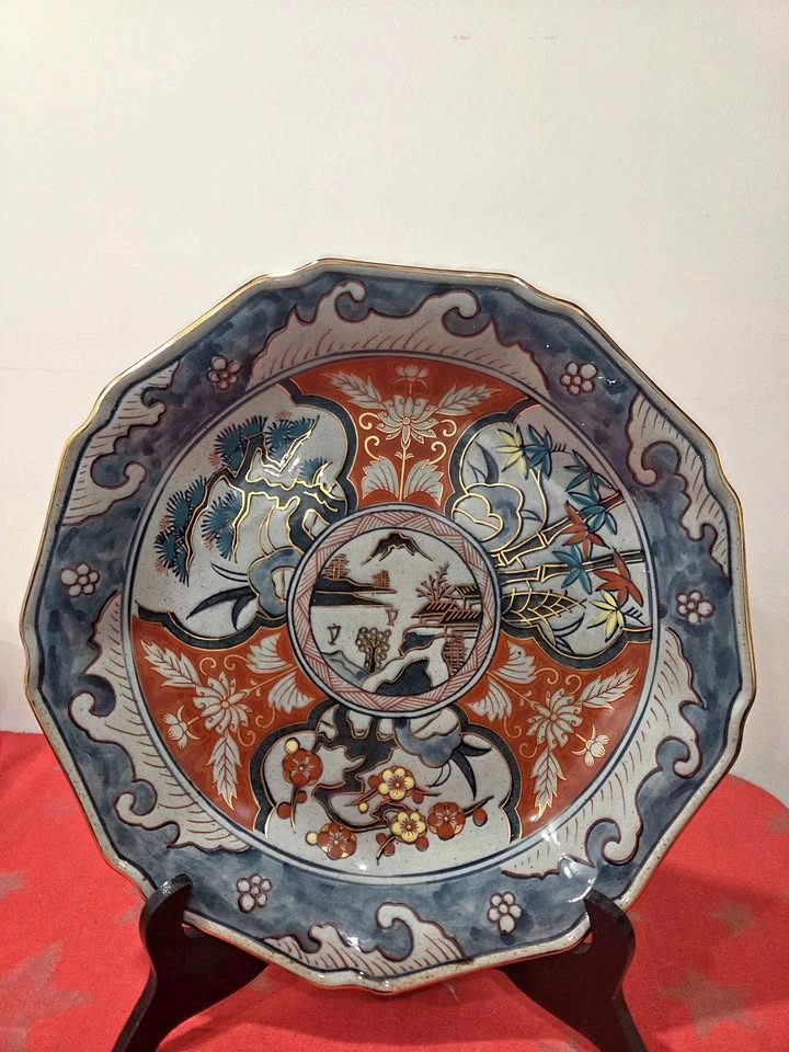 Vintage Scalloped Japanese Imari Porcelain Plate, 12"