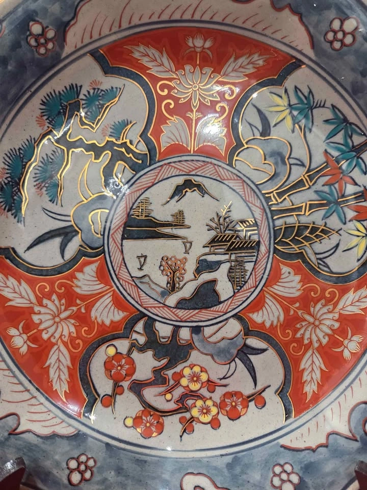 Vintage Scalloped Japanese Imari Porcelain Plate, 12" - photo 2