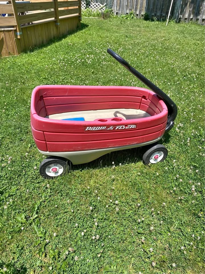 Radio flyer wagon