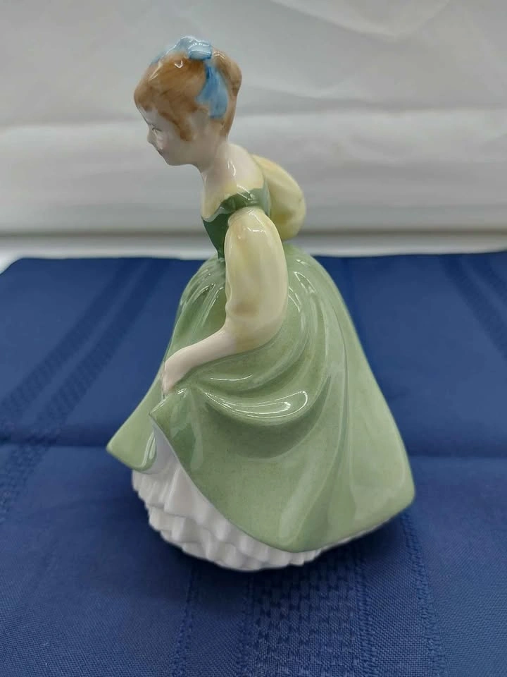 Royal Dulton Fair Maiden Porcelain Figurine - photo 2