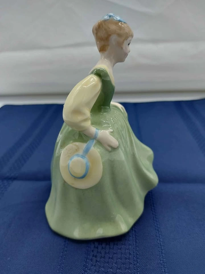 Royal Dulton Fair Maiden Porcelain Figurine - photo 4