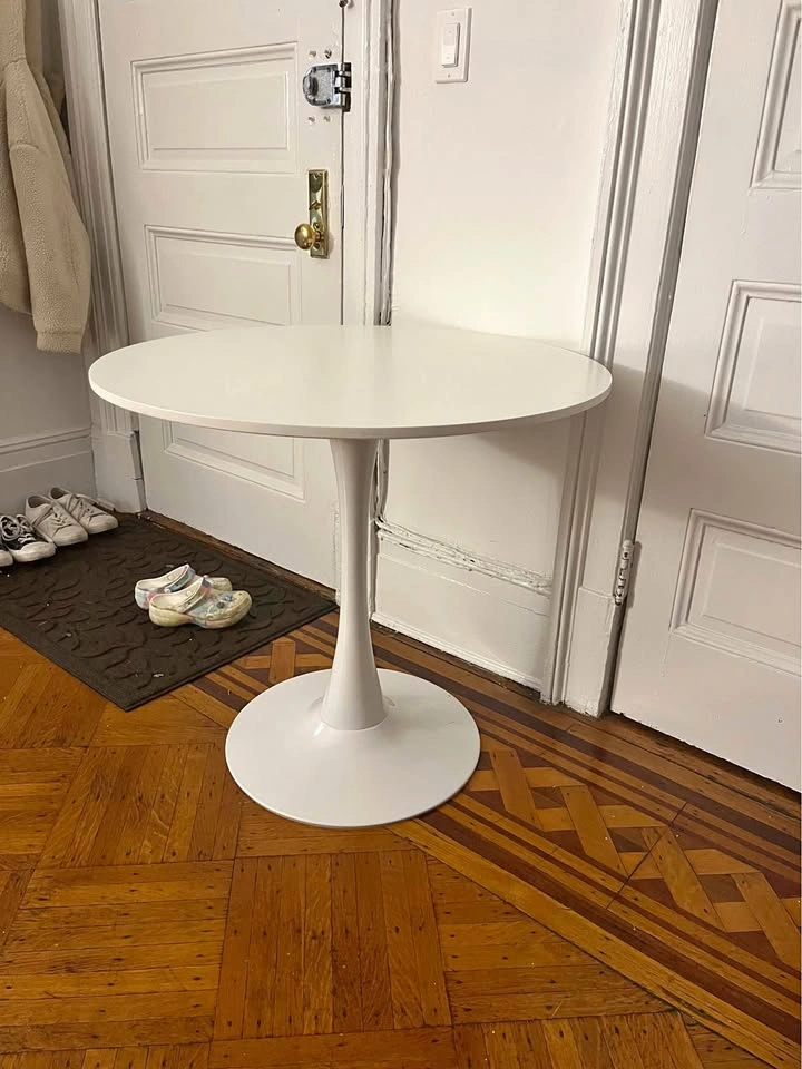 White Round Tulip Pedestal Dining Table