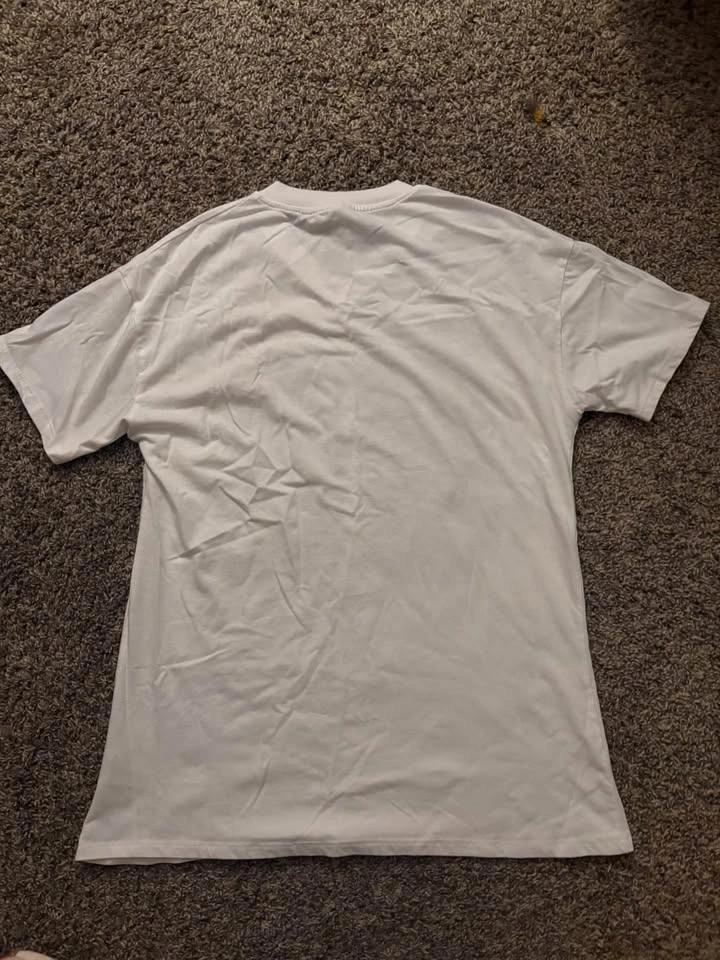No Boundaries White V-Neck Jersey Tee with Navy '96' Graphic - photo 3