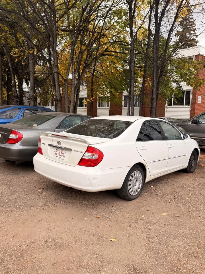 2003 Toyota Camry - photo 2