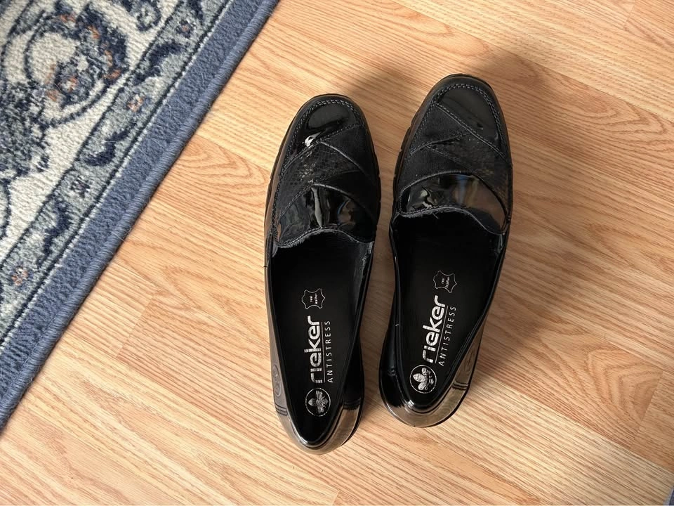 Size 9 Ladies Loafers