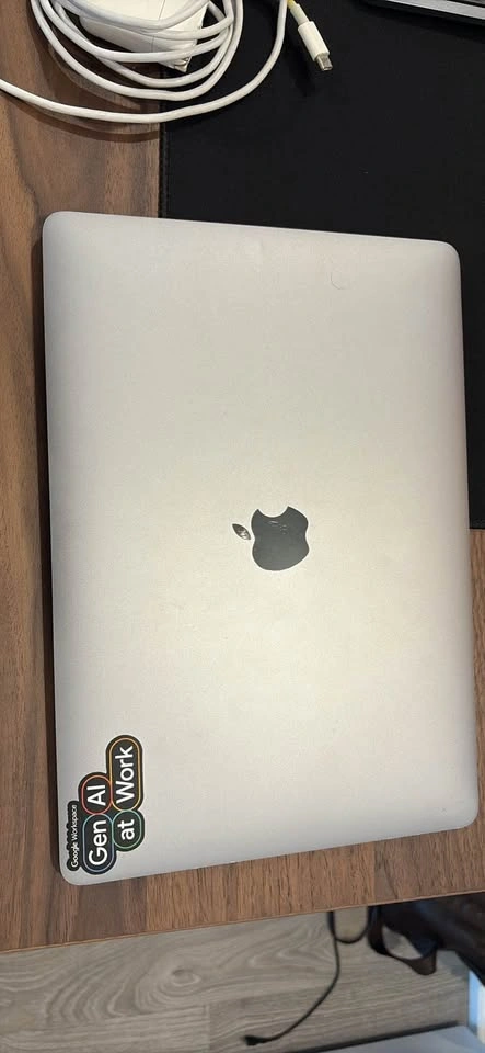 MacBook Air 2019 - photo 2