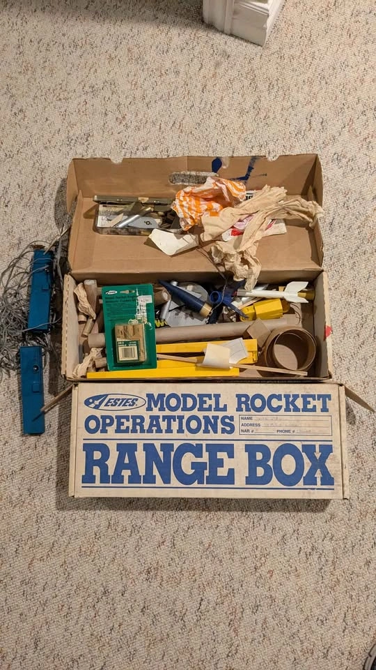 Vintage Estes Model Rocket Package - 12+ Rocket Lot - photo 5