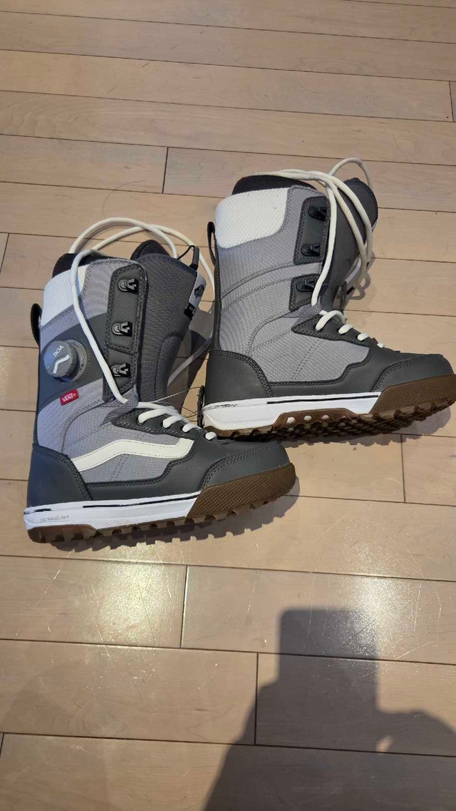 vans snowboard boots size7 - photo 2