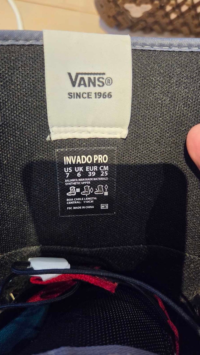 vans snowboard boots size7 - photo 5