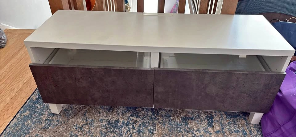 TV Bench