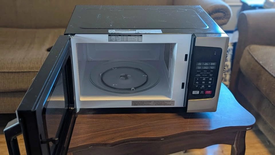 Toshiba Microwave - photo 4