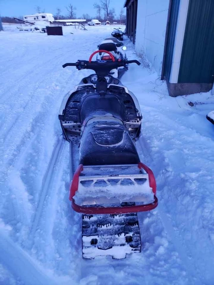 2004 Polaris Vertical Edge 800 RMK - photo 3