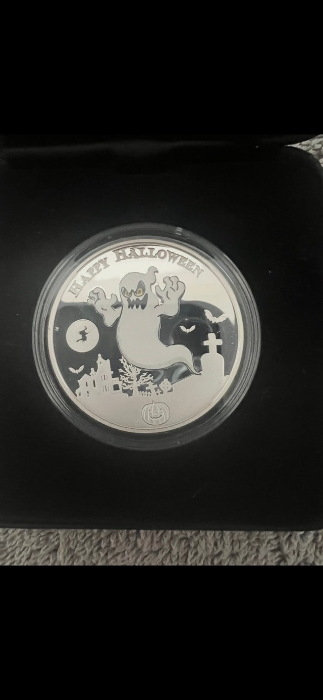 1oz .999 Silver Halloween coin - photo 2