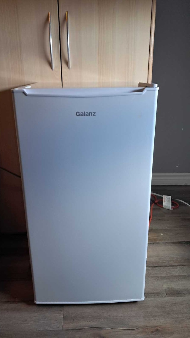 Galanz Mini Fridge