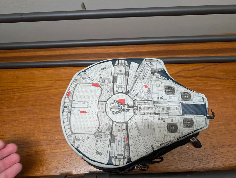LEGO Star Wars Millennium Falcon ZipBin Storage Case - photo 3