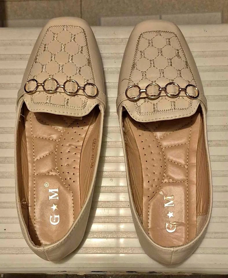 Women's flat shoes (doll shoes)