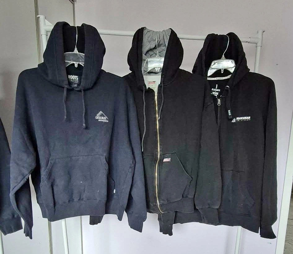3 Hoodies with kangaroo pockets