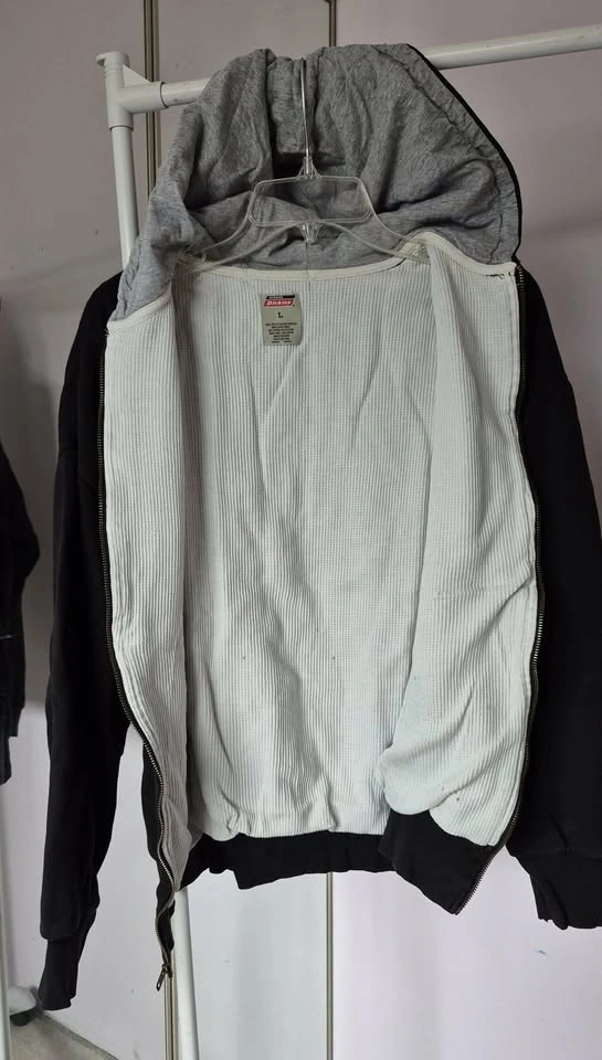 3 Hoodies with kangaroo pockets - photo 4
