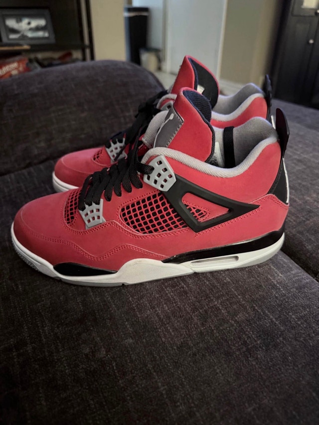 Jordan 4 Retro Fire Red/White - Size 8.5 - photo 4