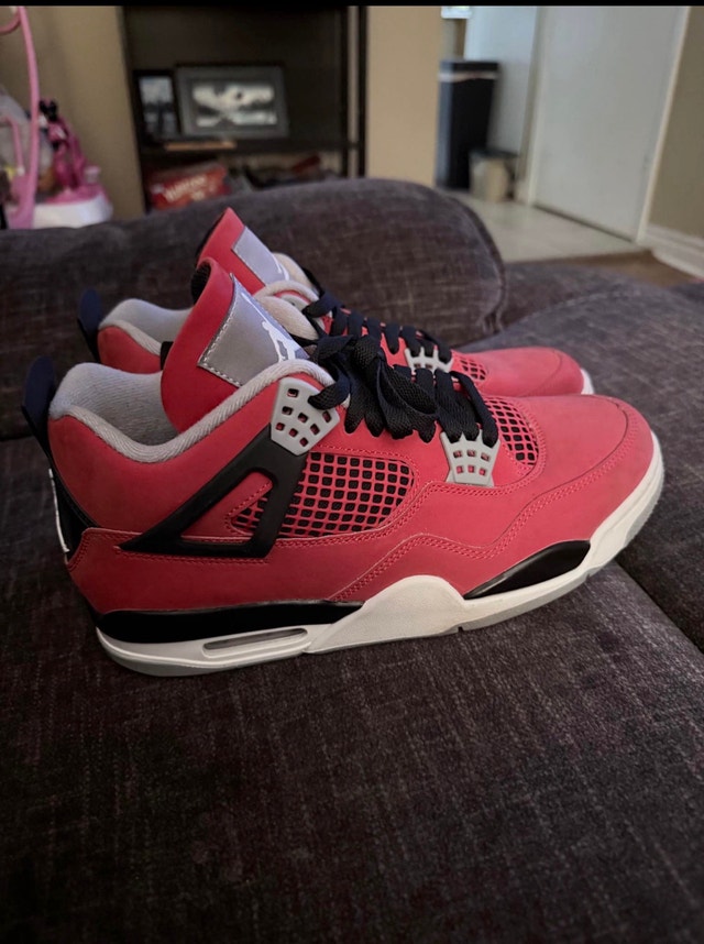 Jordan 4 Retro Fire Red/White - Size 8.5 - photo 5