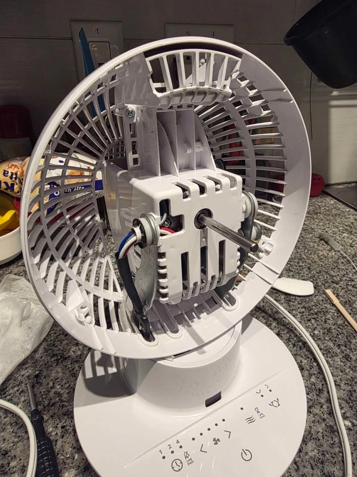 Woozoo 5-Speed Oscillating Air Circulator Fan – Excellent Condit - photo 5