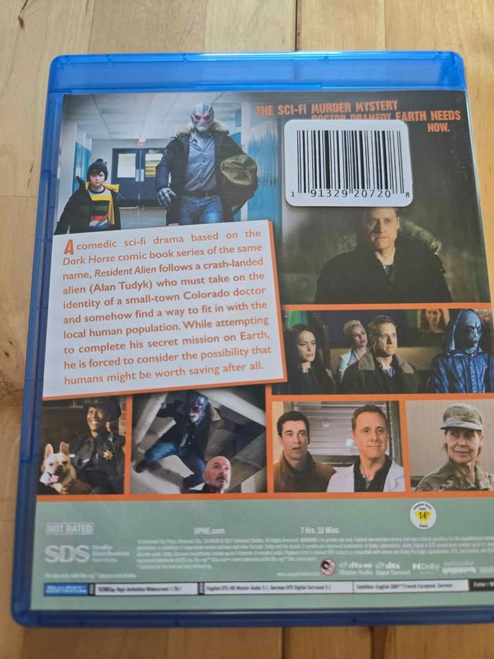 Resident Alien: Season 1 (Blu-ray) - photo 3