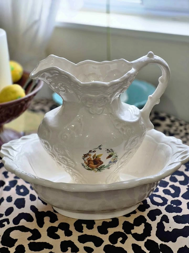 Cream White Ceramic Pitcher and Wash Basin Set