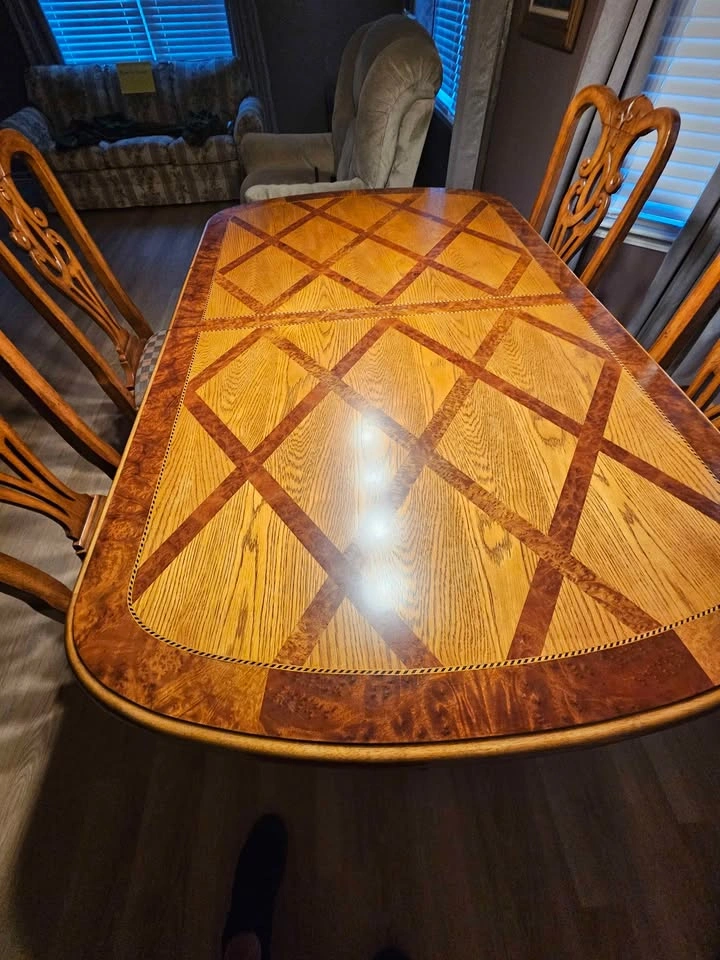 Traditional Wood Dining Table with 4 Chairs - photo 2
