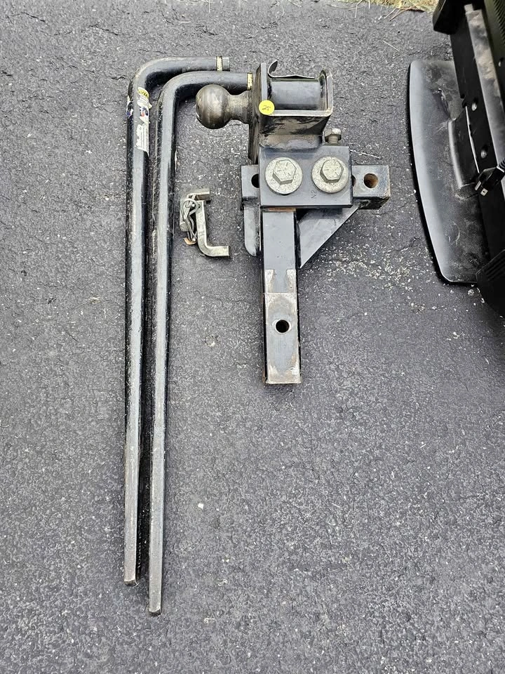 Weight Distribution Hitch with Spring Bars Equal-z-er