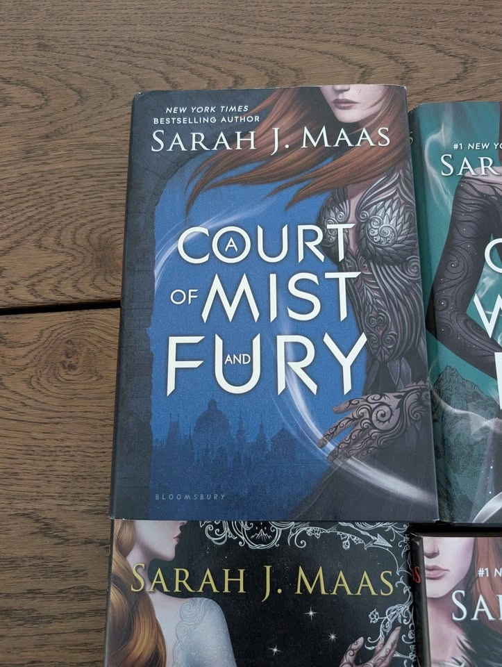 A Court of Thorns and Roses Hardcover Set 1st Edition - photo 4